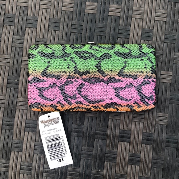 NWT Warehouse One Wallet - Picture 1 of 8